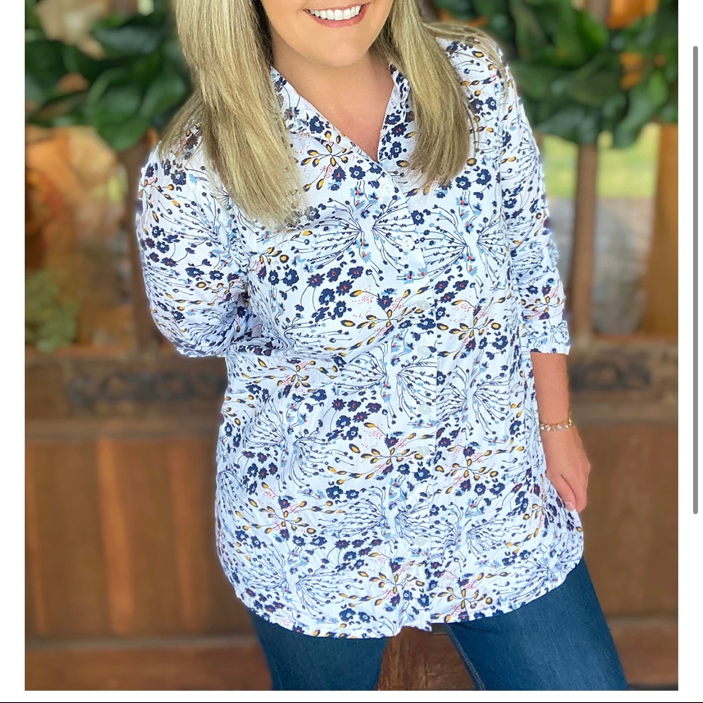 Petulia Shirt - White Bouquet by Tulip Clothing AG